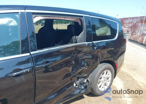 2025 Chrysler Pacifica Select from USA, damaged, VIN 2C4RC1BG5SR558093